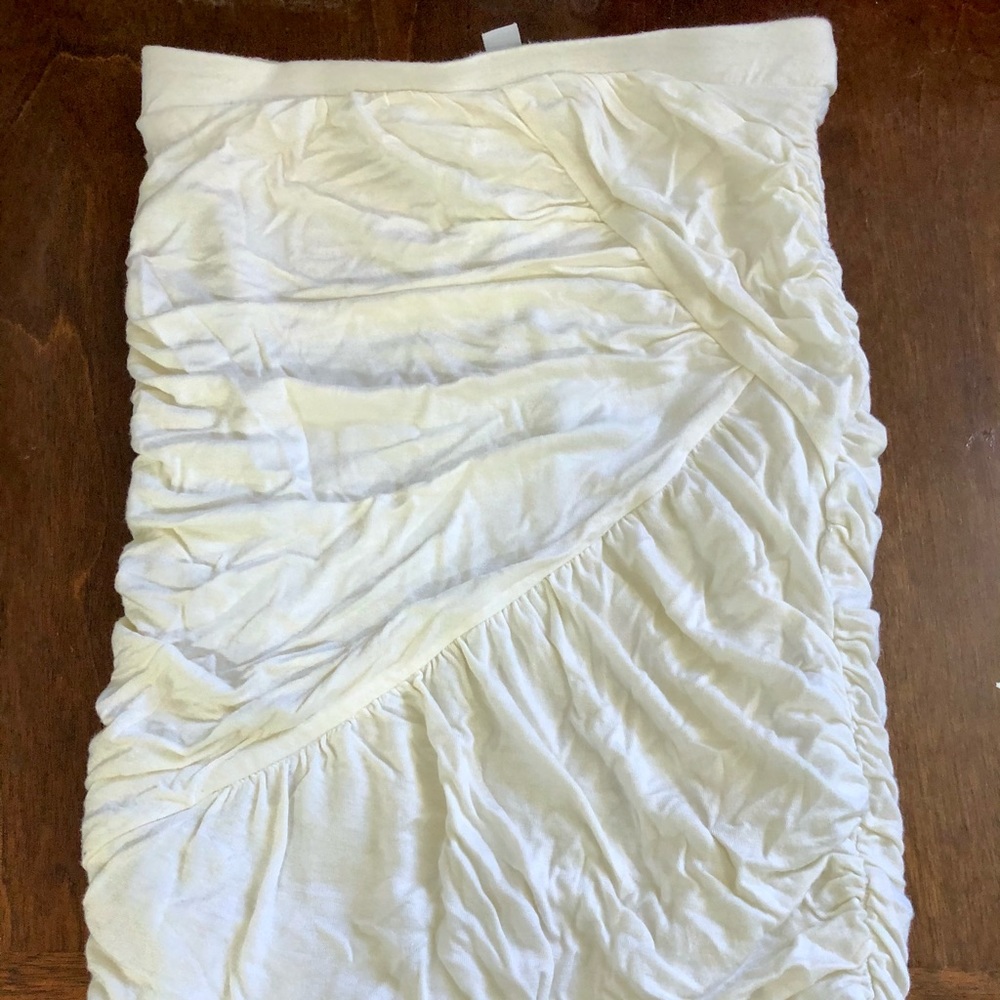 Bebe XXS mid thigh stretch skirt